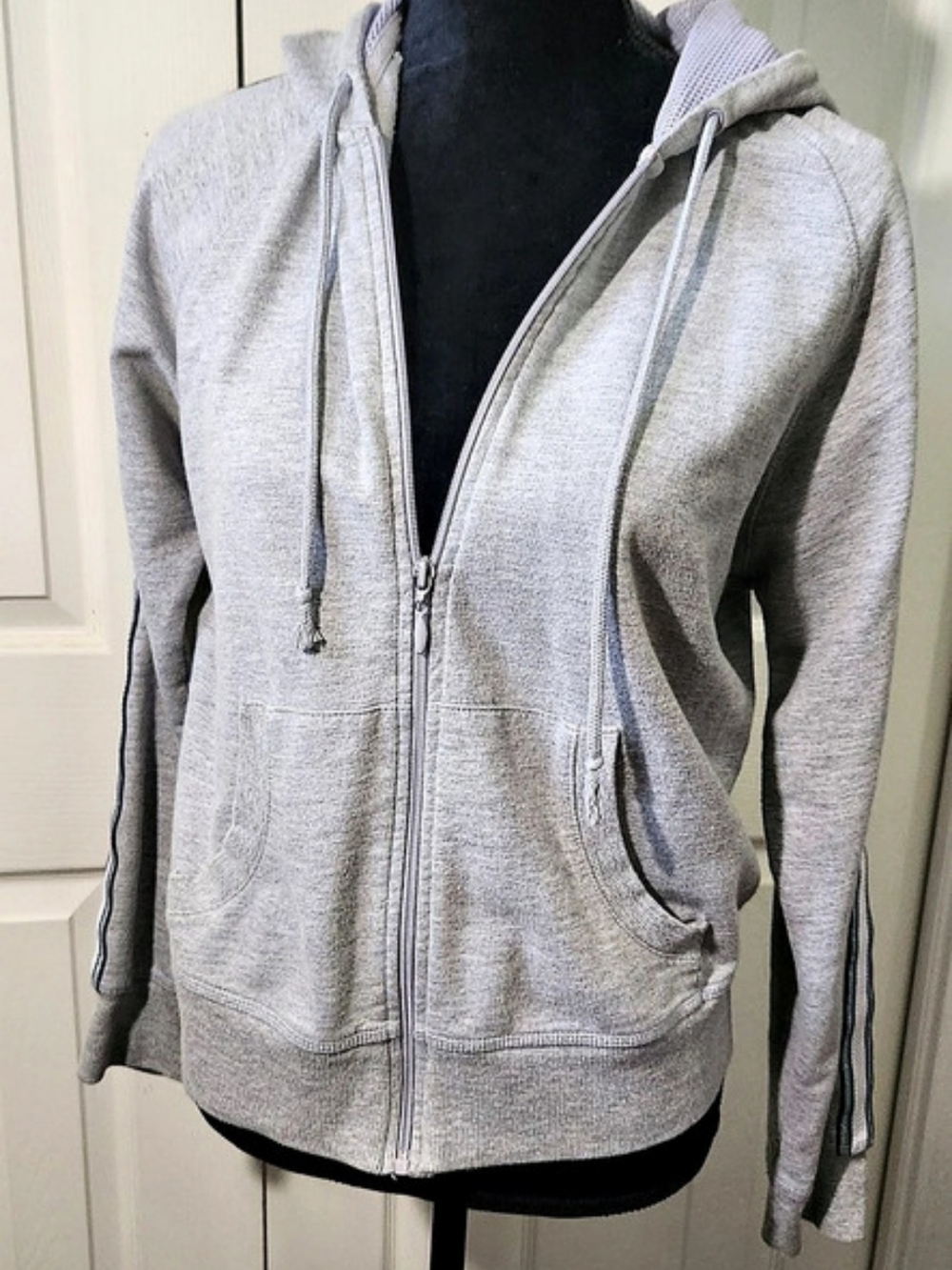 New York Laundry Gray Zip Hoodie Size Medium Y2K era